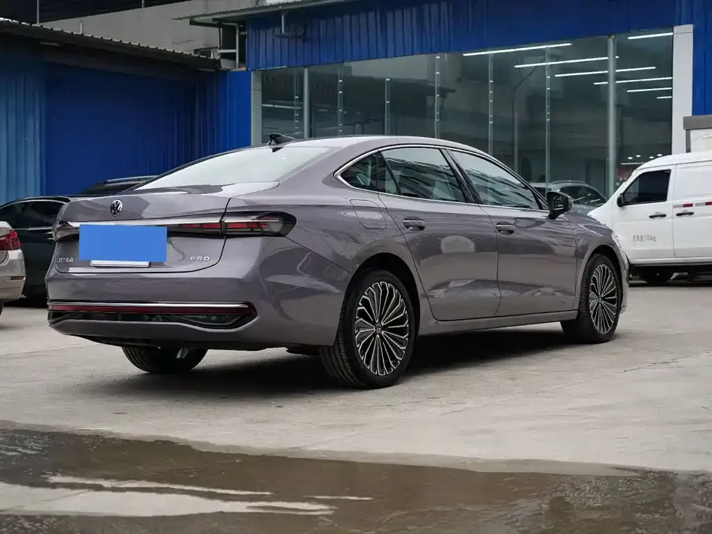 Volkswagen Passat — фото 4