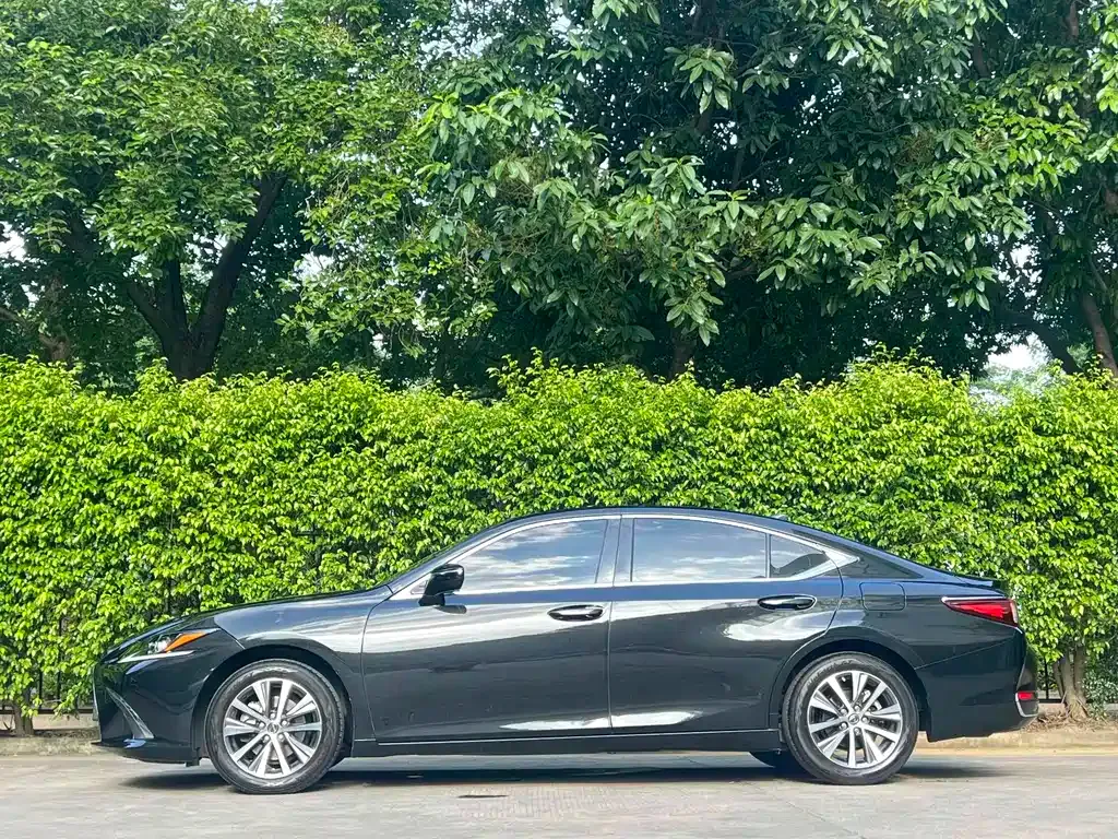 Lexus ES — фото 9