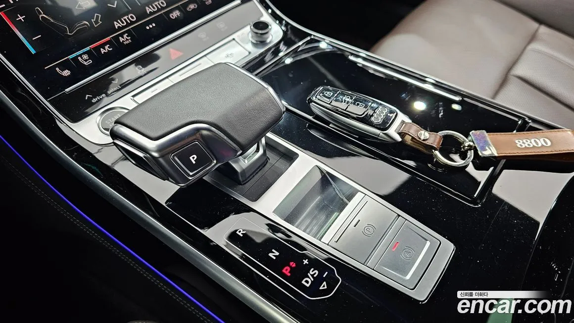 Audi A8 — фото 5