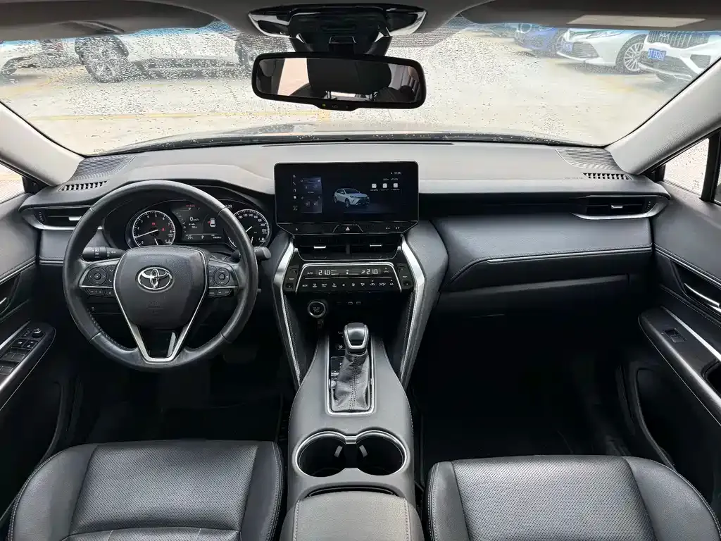 Toyota Harrier — фото 10