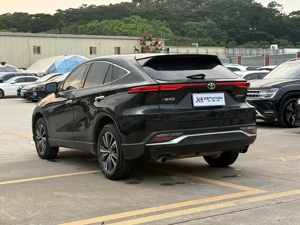 Toyota Harrier — фото 6