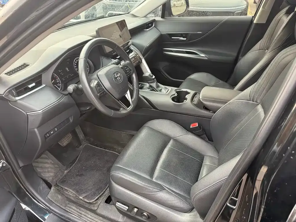 Toyota Harrier — фото 4