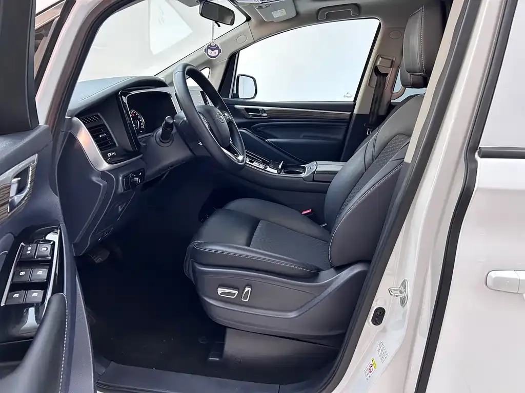 GAC Motor Trumpchi M8 — фото 10