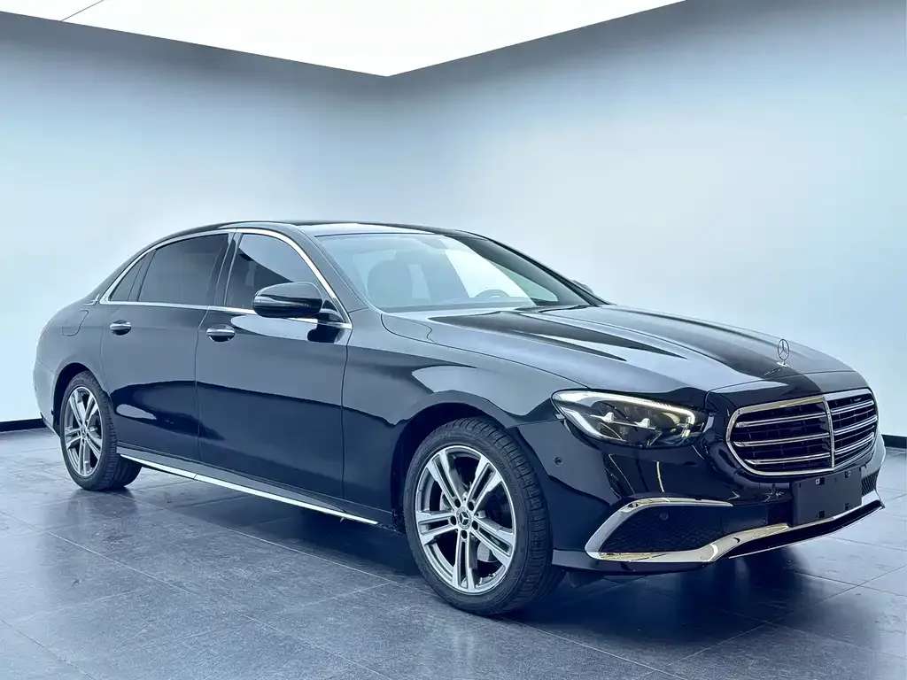 Mercedes-Benz E-Class — фото 5