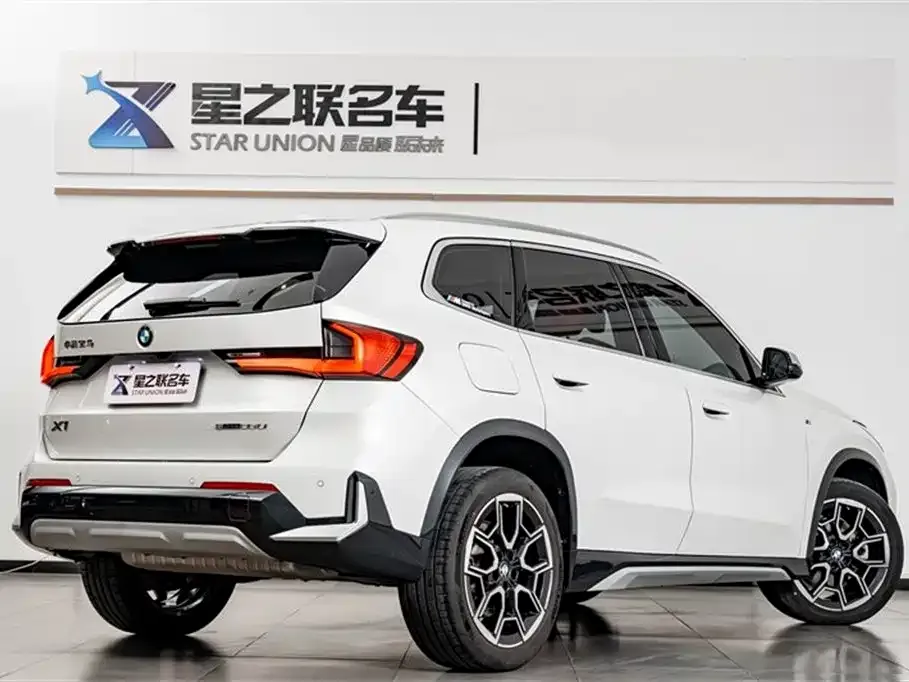 BMW X1 — фото 5