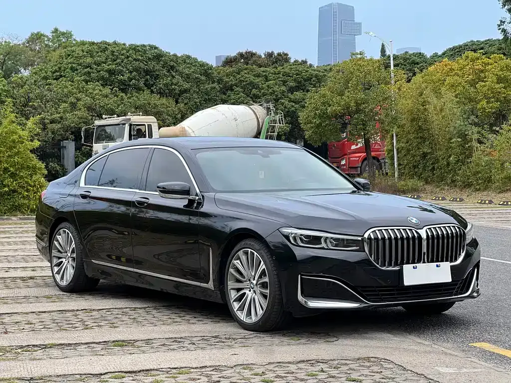 BMW 7 Series — фото 7