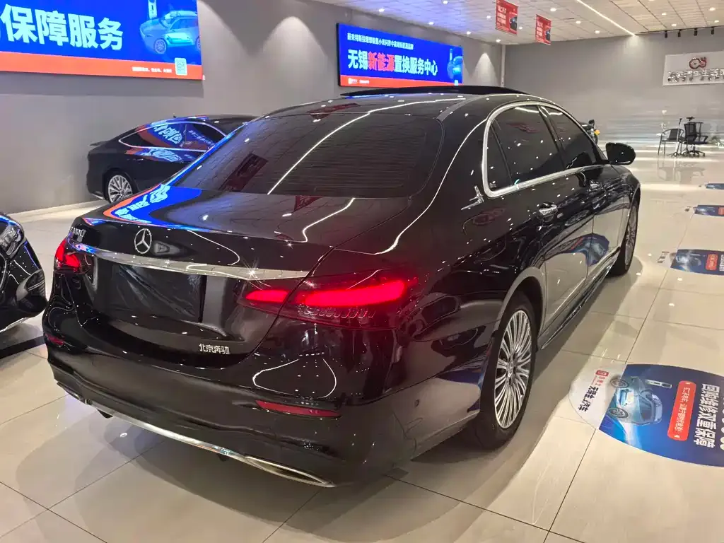Mercedes-Benz E-Class — фото 8