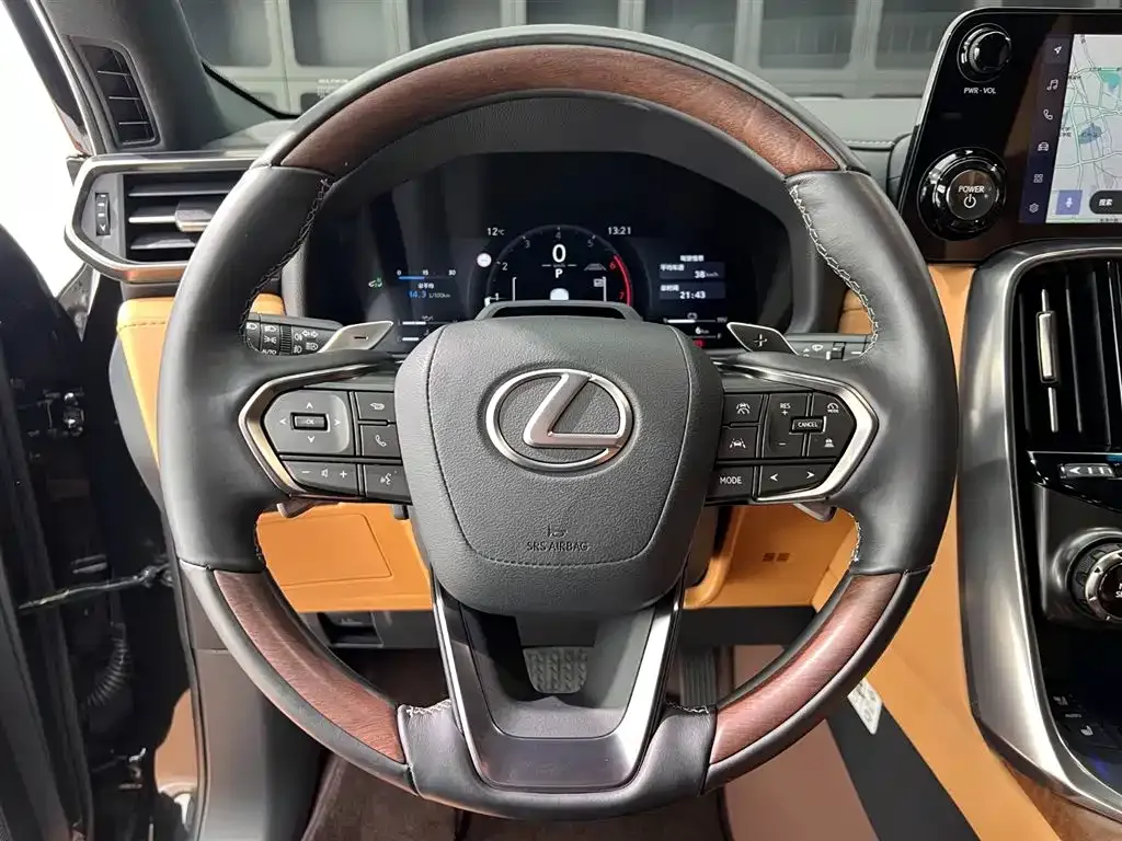 Lexus LX — фото 8