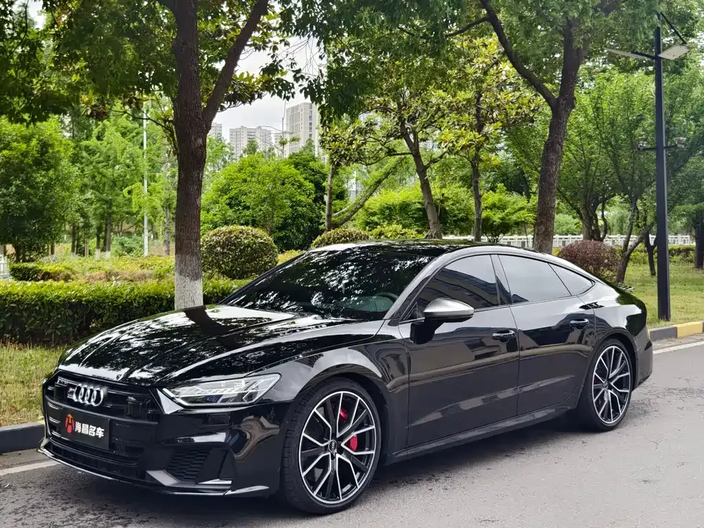Audi S7 — фото 1