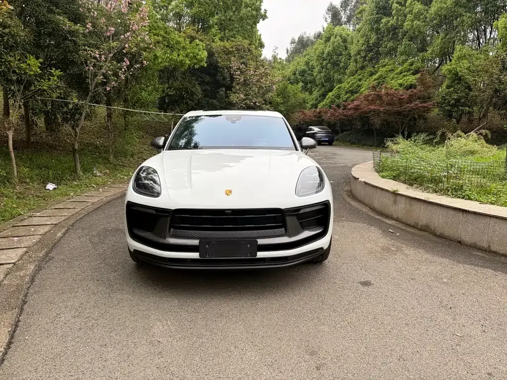 Porsche Macan — фото 1