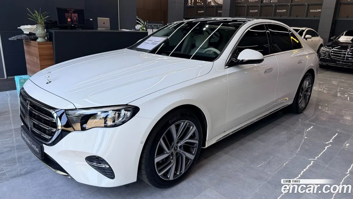 Mercedes-Benz E-Class — фото 1
