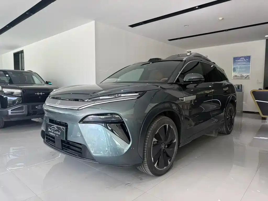 BYD Tang L — фото 1