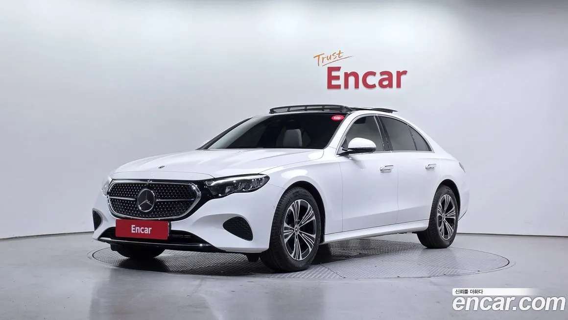 Mercedes-Benz E-Class — фото 1