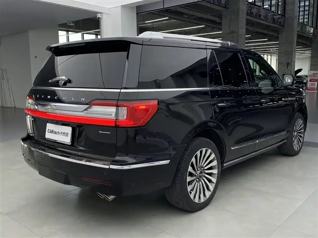 Lincoln Navigator — фото 7