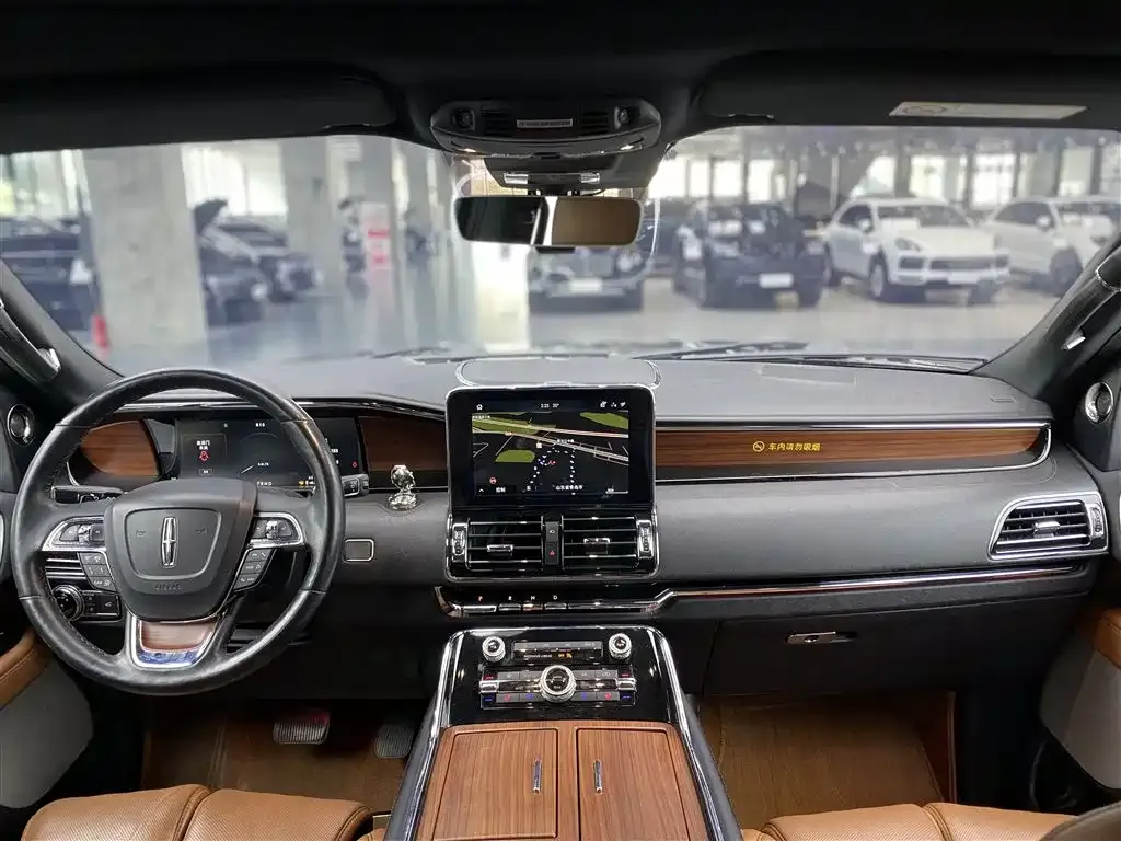 Lincoln Navigator — фото 10
