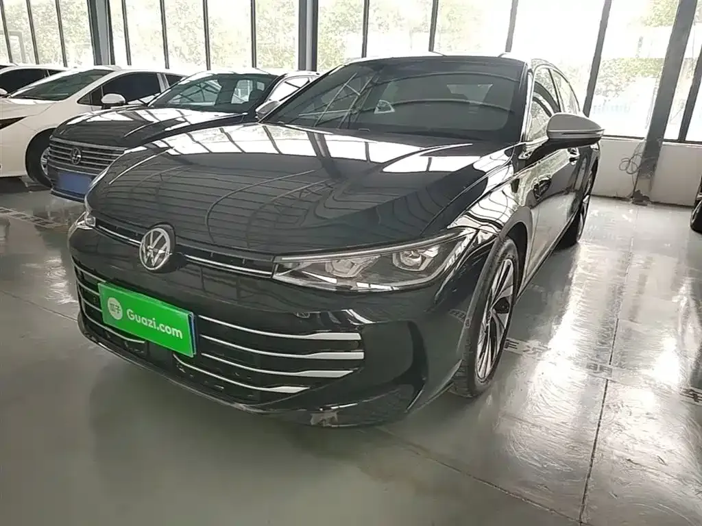 Volkswagen Passat — фото 1