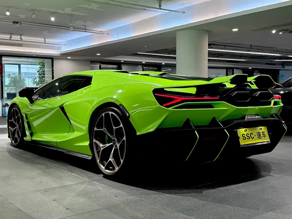 Lamborghini Revuelto — фото 5