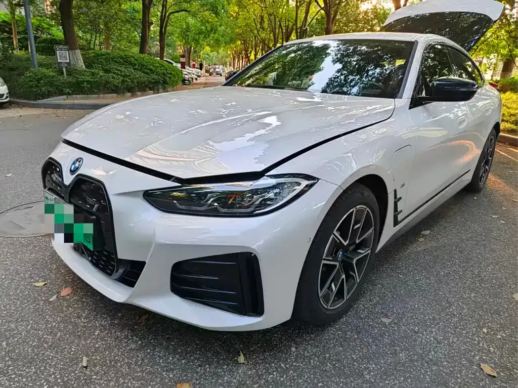 BMW i4 — фото 1