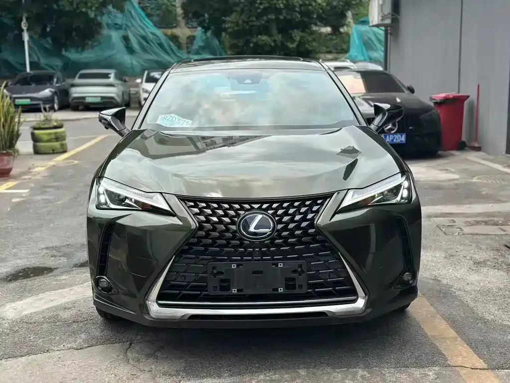 Lexus UX — фото 2