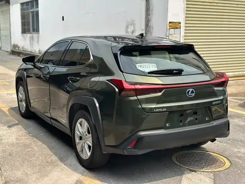 Lexus UX — фото 4
