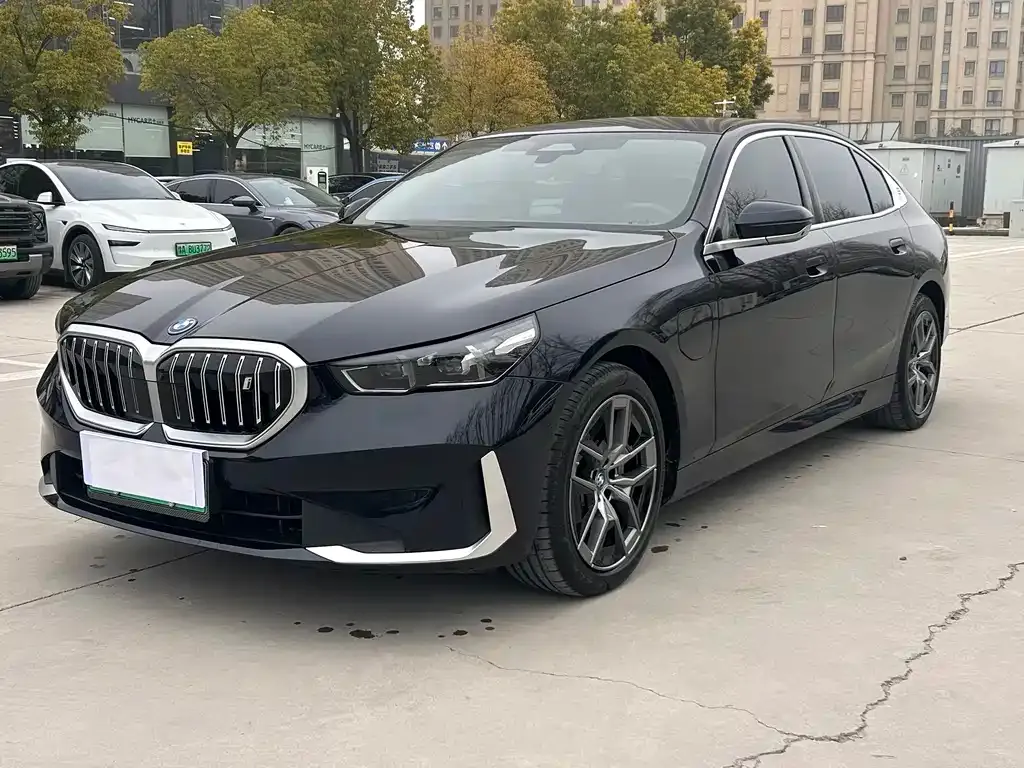 BMW i5 — фото 1