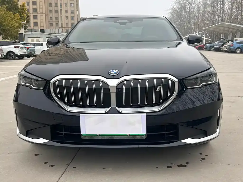 BMW i5 — фото 7