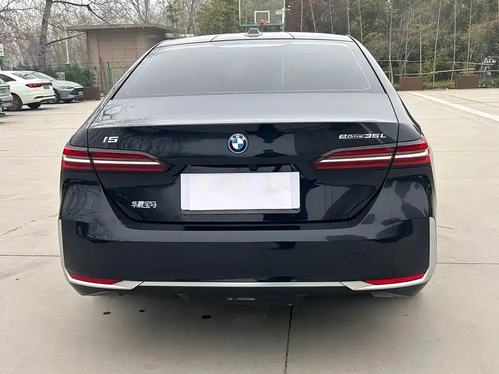 BMW i5 — фото 3