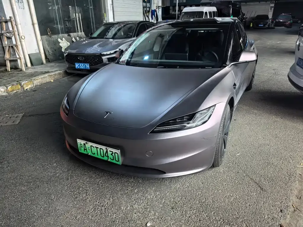 Tesla Model 3 — фото 1