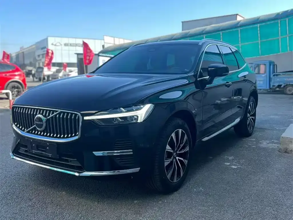 Volvo XC60 — фото 1