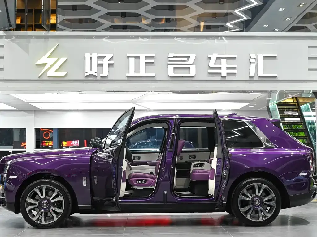 Rolls-Royce Cullinan — фото 9
