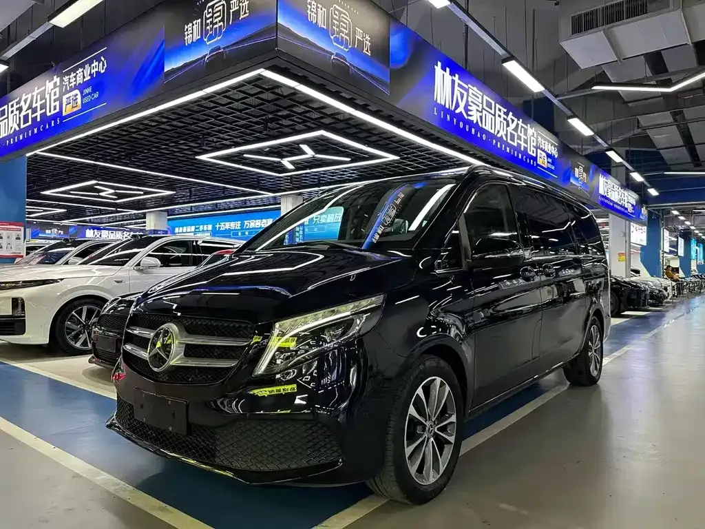 Mercedes-Benz V-Class — фото 1