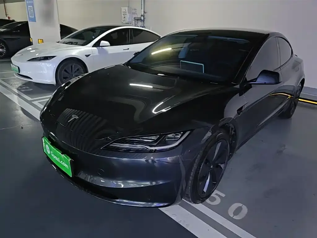 Tesla Model 3 — фото 1
