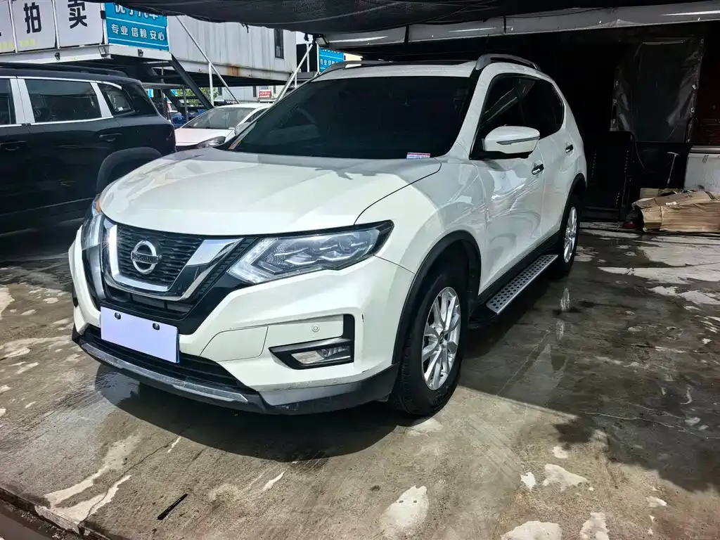 Nissan X-Trail — фото 1