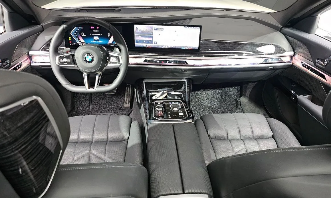 BMW 7-Series — фото 10