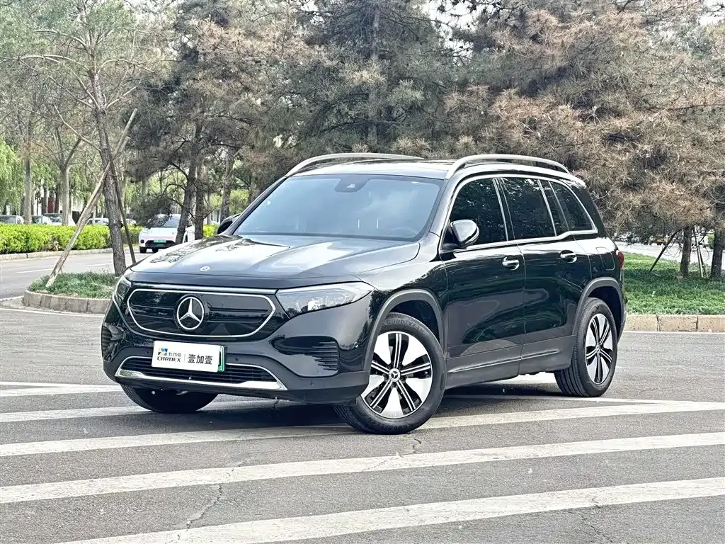 Mercedes-Benz EQB — фото 1