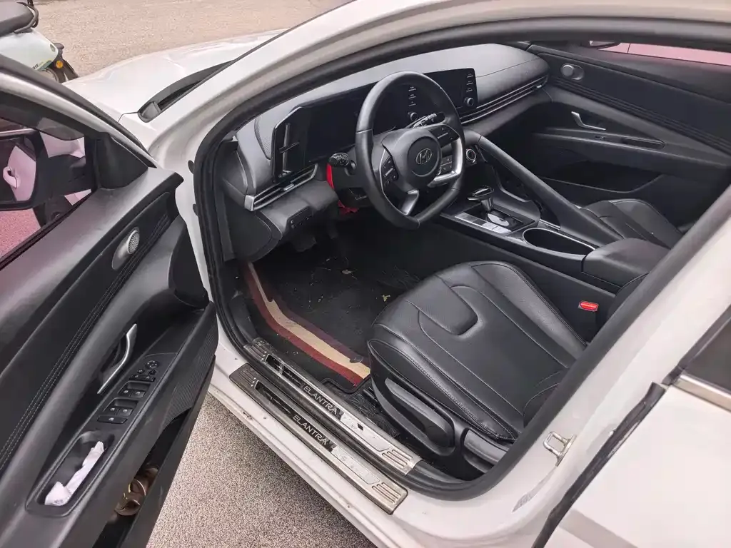 Hyundai Elantra — фото 4