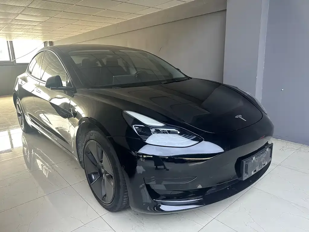 Tesla Model 3 — фото 9