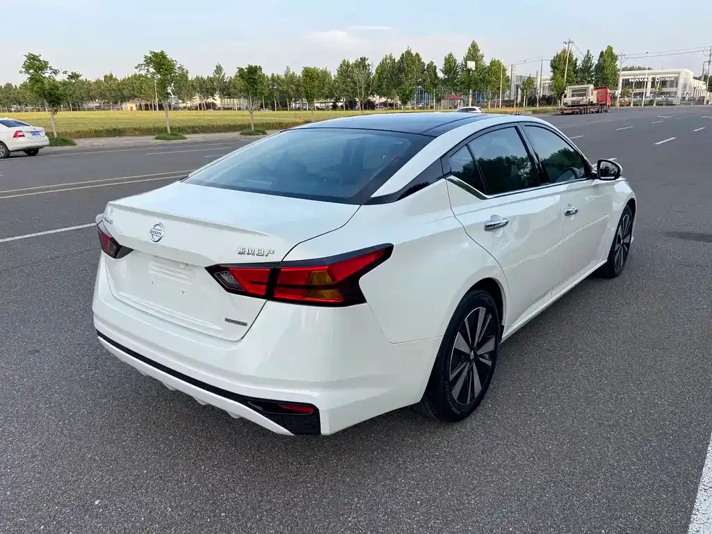 Nissan Teana — фото 7