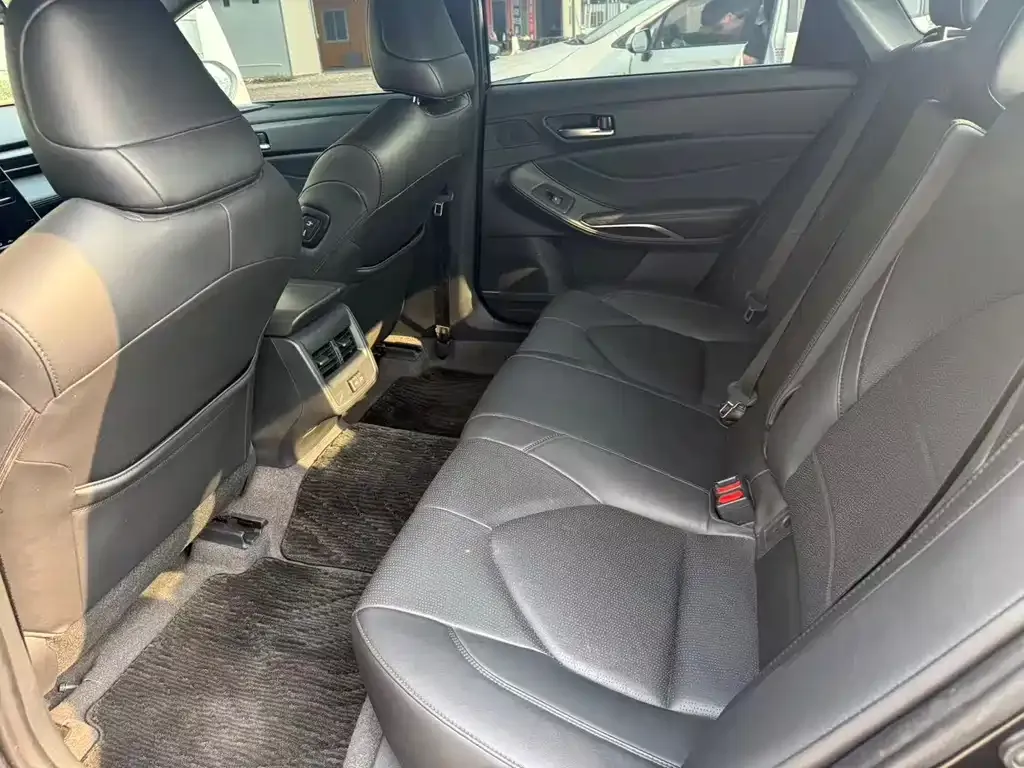 Toyota Avalon — фото 10