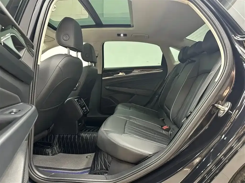 Volkswagen Passat — фото 9