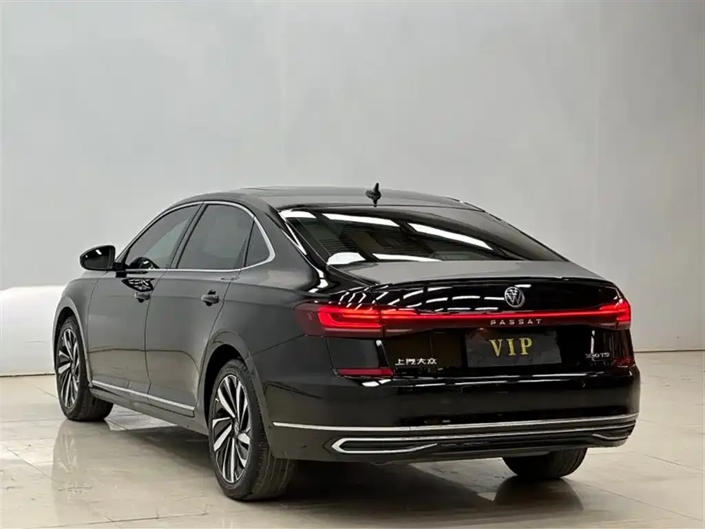 Volkswagen Passat — фото 5