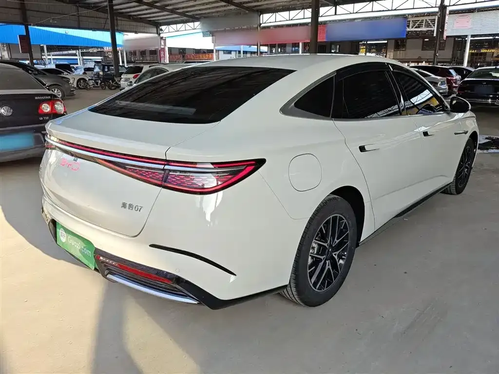 BYD Seal 07 DM-i — фото 5