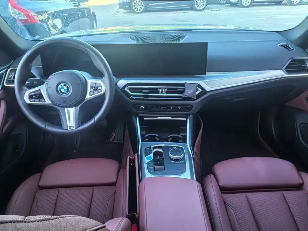 BMW i4 — фото 7
