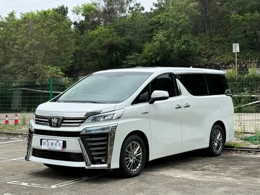 Toyota Vellfire — фото 9