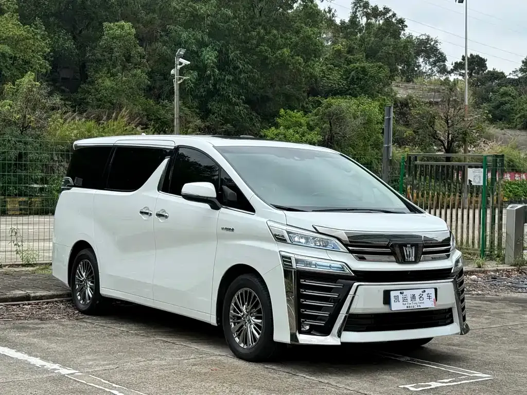 Toyota Vellfire — фото 10