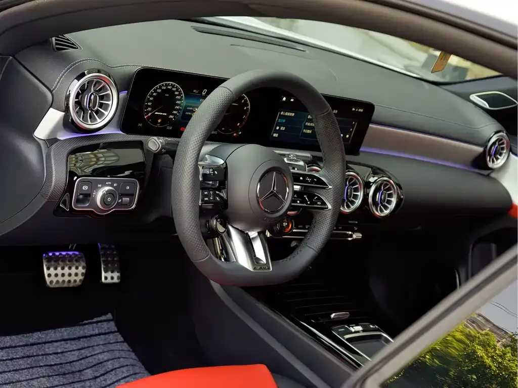 Mercedes-Benz CLA AMG — фото 3