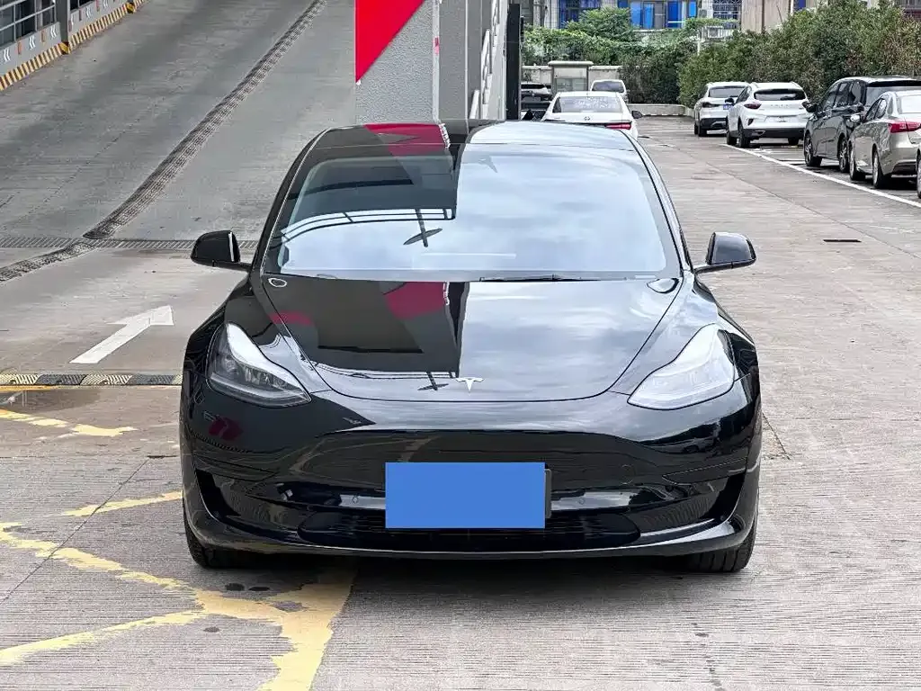 Tesla Model 3 — фото 7