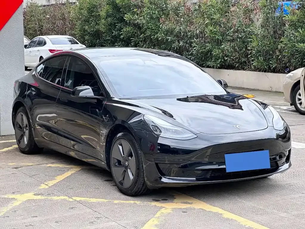 Tesla Model 3 — фото 8