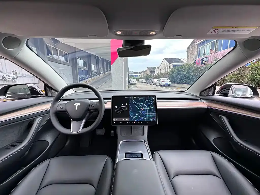 Tesla Model 3 — фото 6