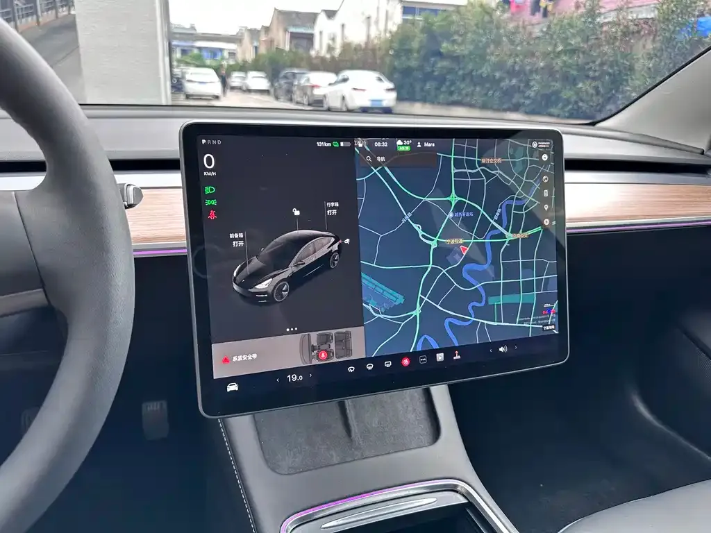 Tesla Model 3 — фото 3